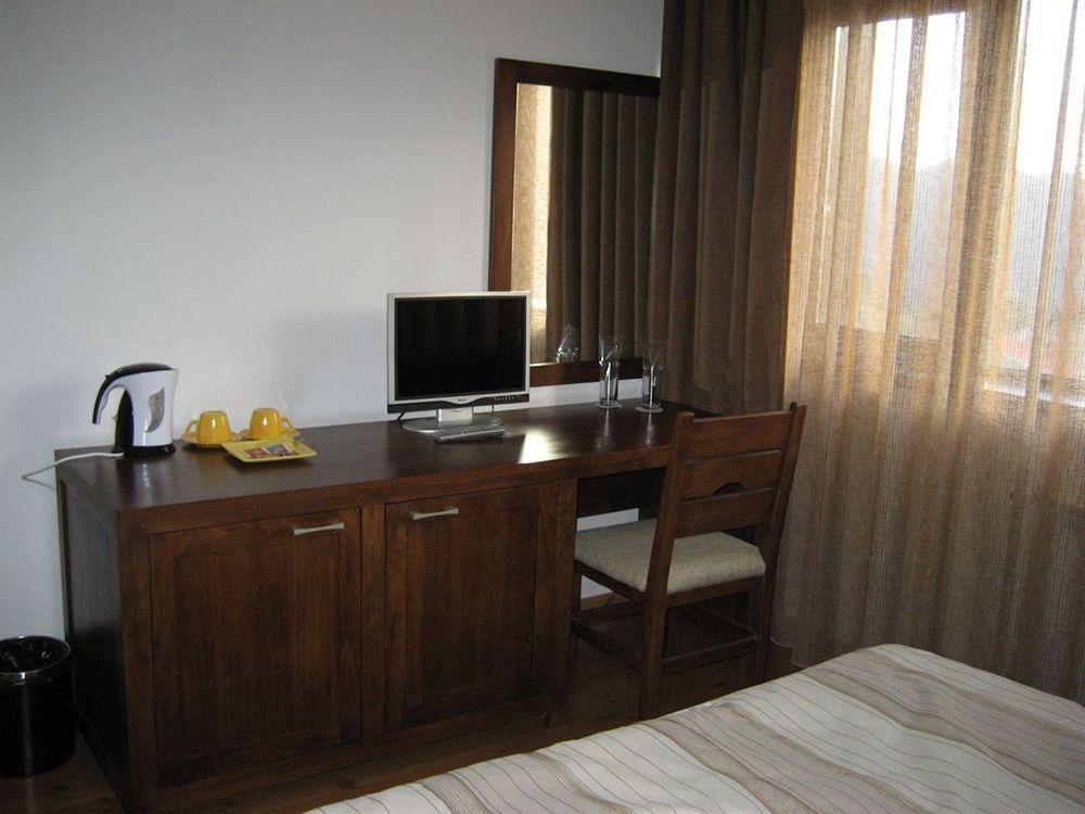 Smilen Hotel